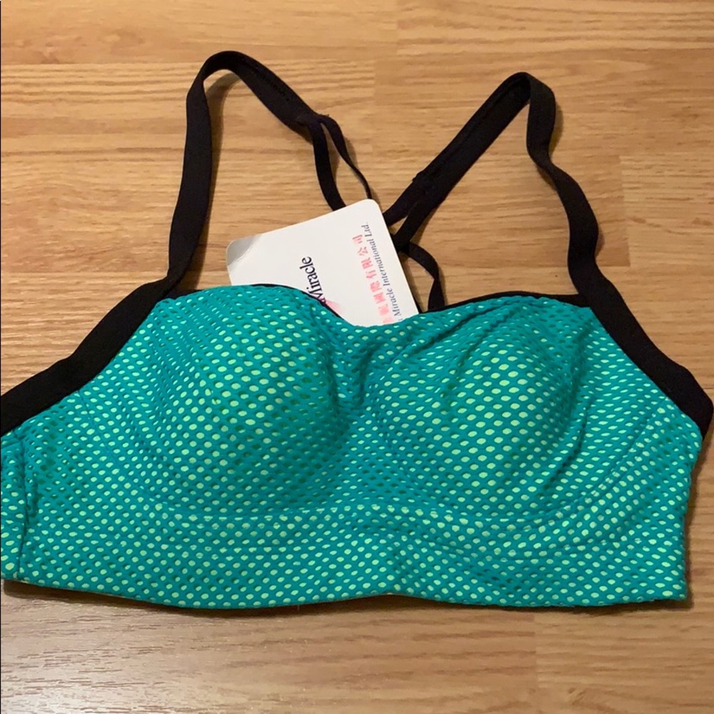 Sports bra